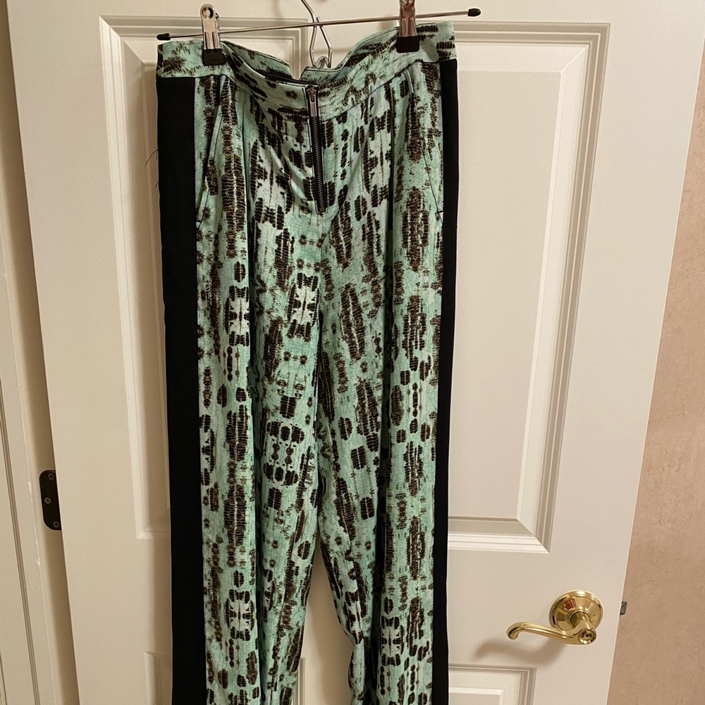 BCBG Pants size XS